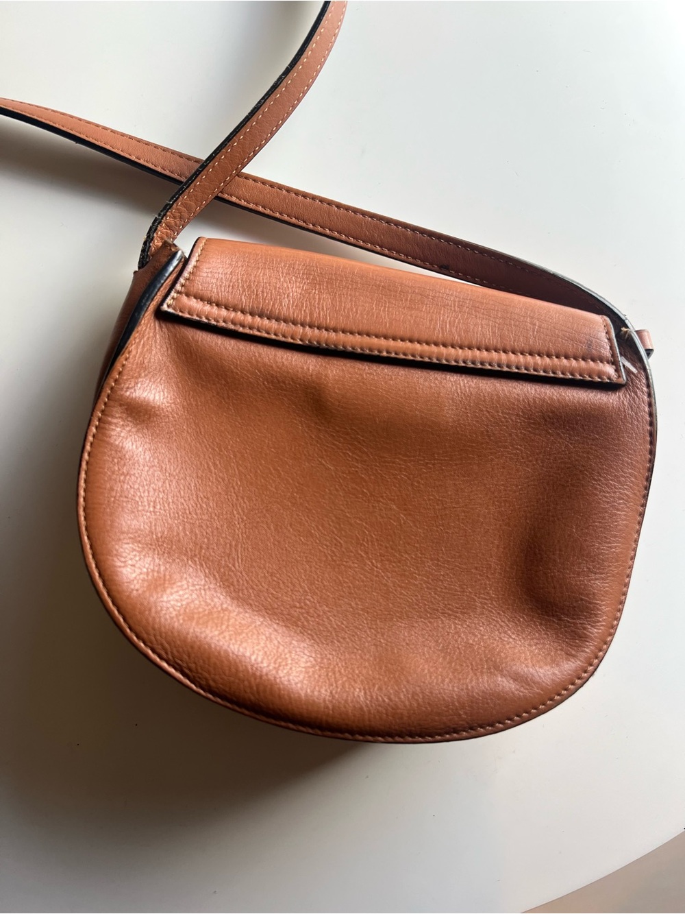 Cuyana mini flap saddle bag leather crossbody shoulder purse caramel tan camel - Picture 4 of 15